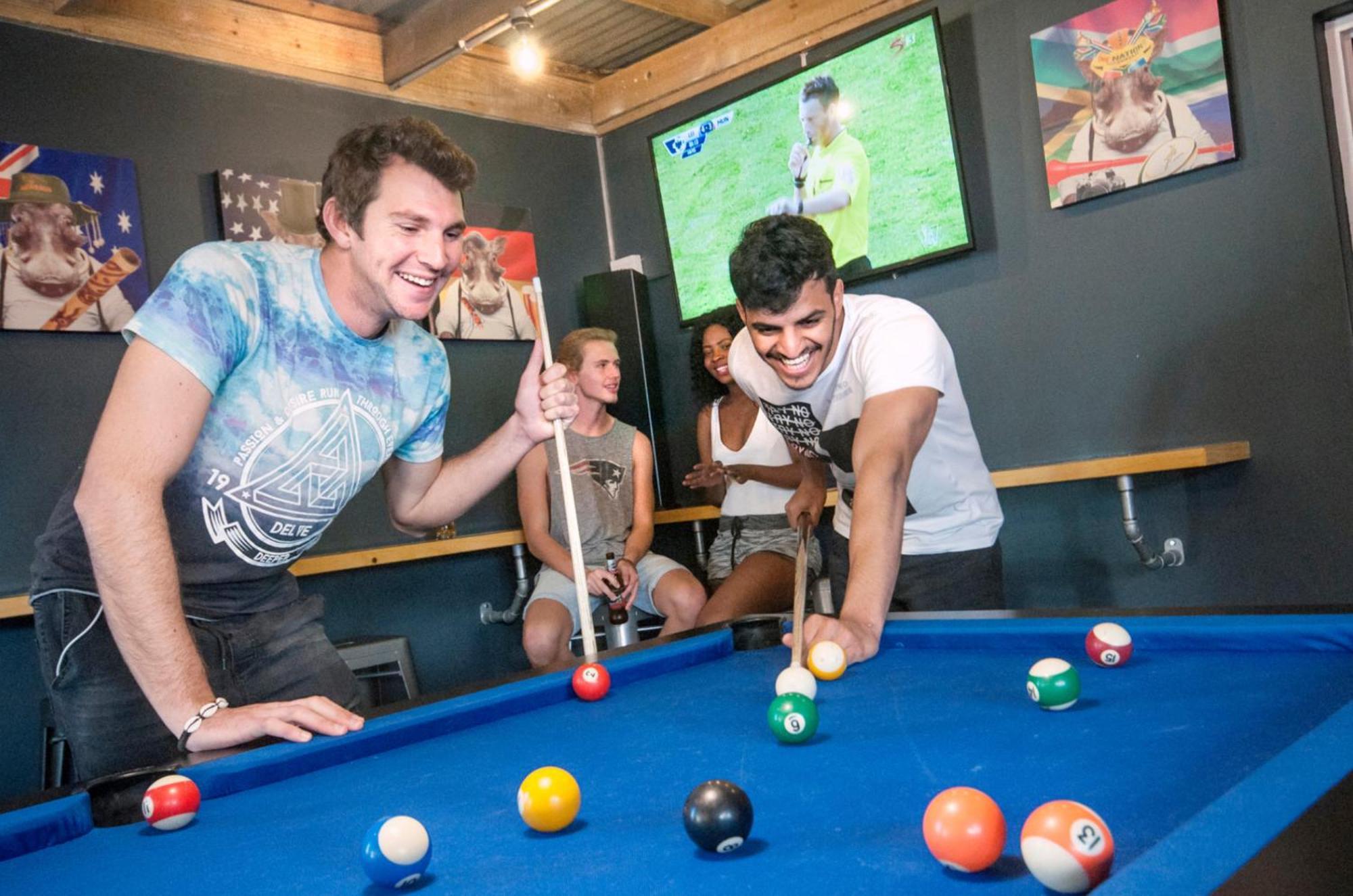 Never At Home Green Point Cape Town Eksteriør bilde Pool table at the Sports Bar