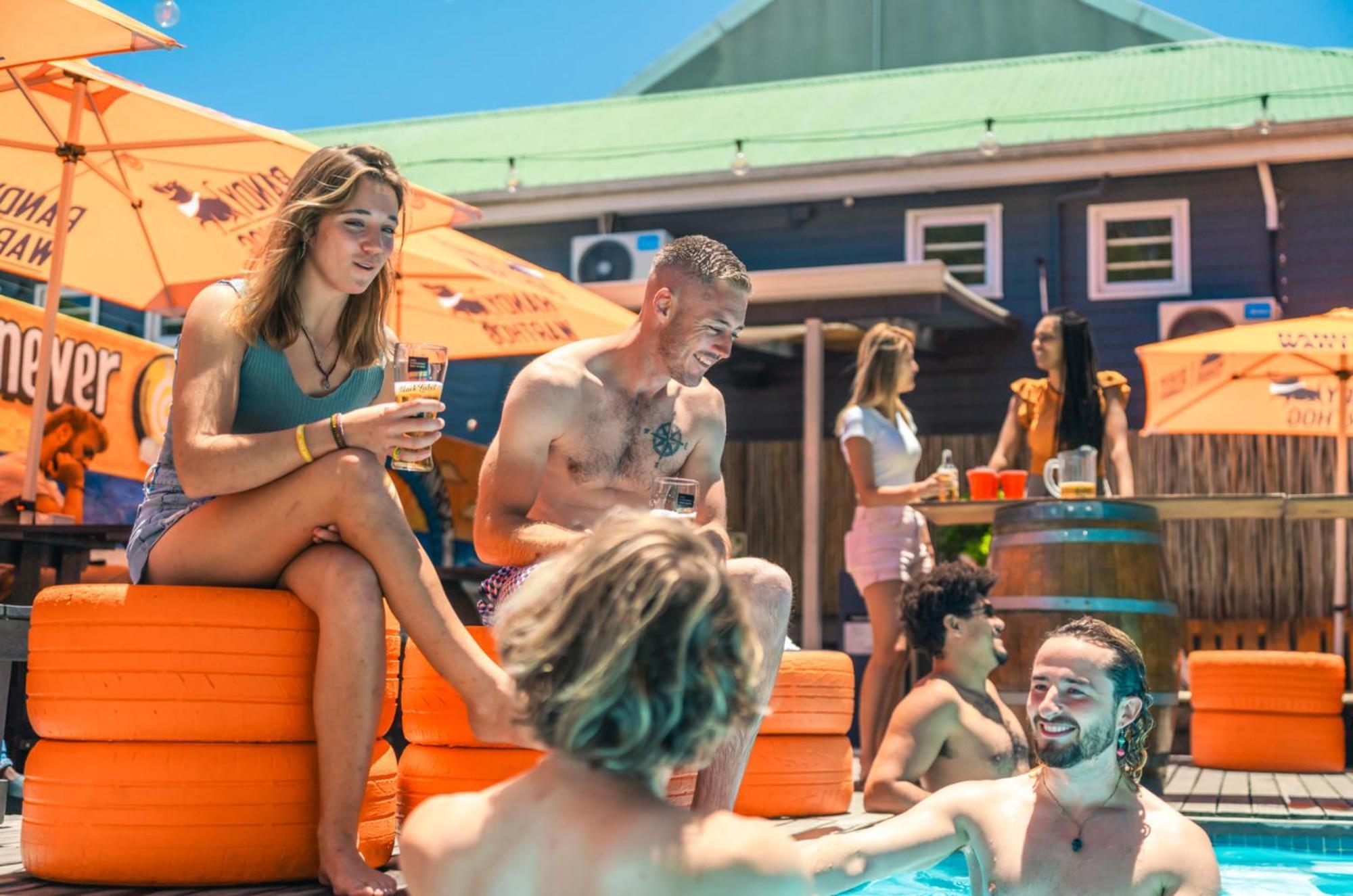 Never At Home Green Point Cape Town Eksteriør bilde The pool at the Cape Town branch