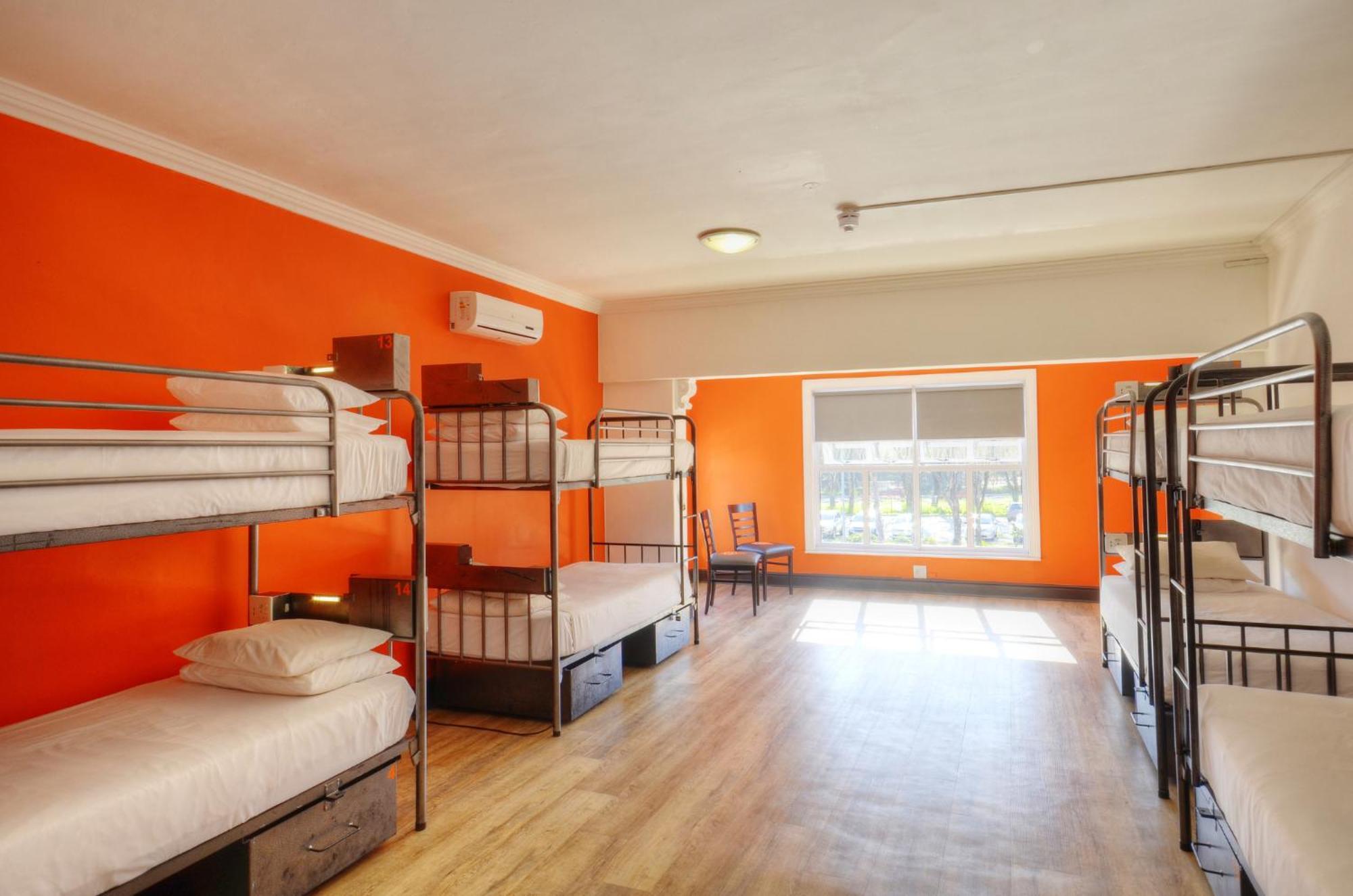 Never At Home Green Point Cape Town Rom bilde A typical room at a hostel