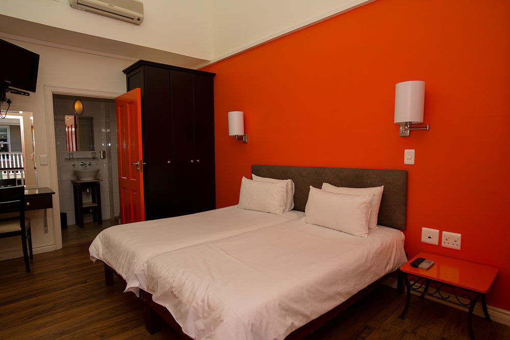 Never At Home Green Point Cape Town Eksteriør bilde A room at the hotel