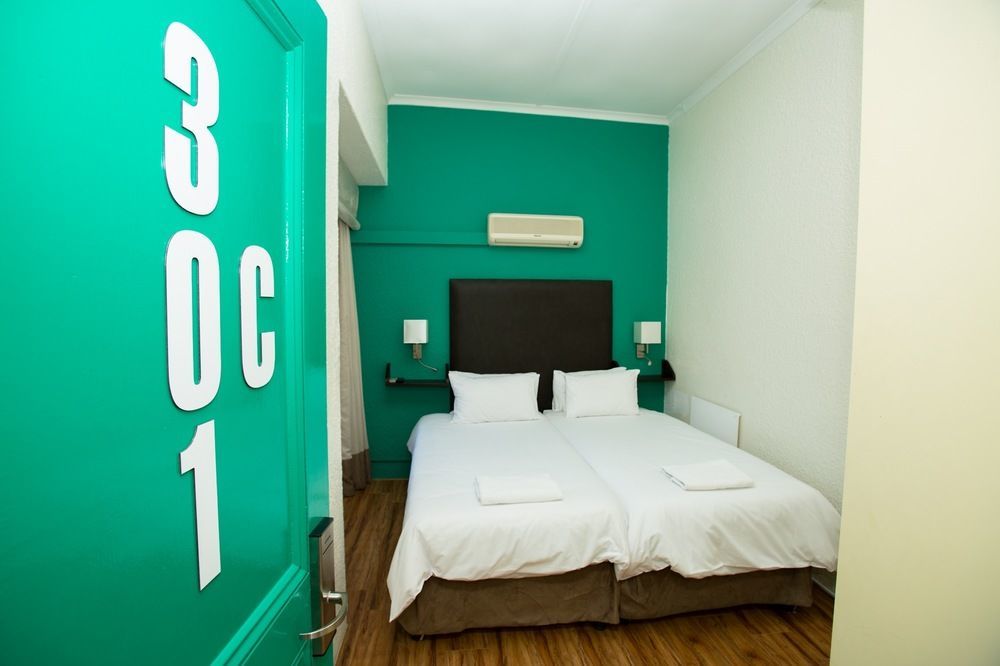Never At Home Green Point Cape Town Eksteriør bilde A room at the hotel