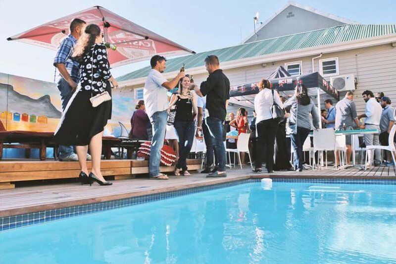 Never At Home Green Point Cape Town Eksteriør bilde The pool at the Cape Town International Convention Centre