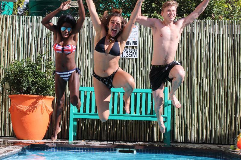 Never At Home Green Point Cape Town Eksteriør bilde Swimming at the pool